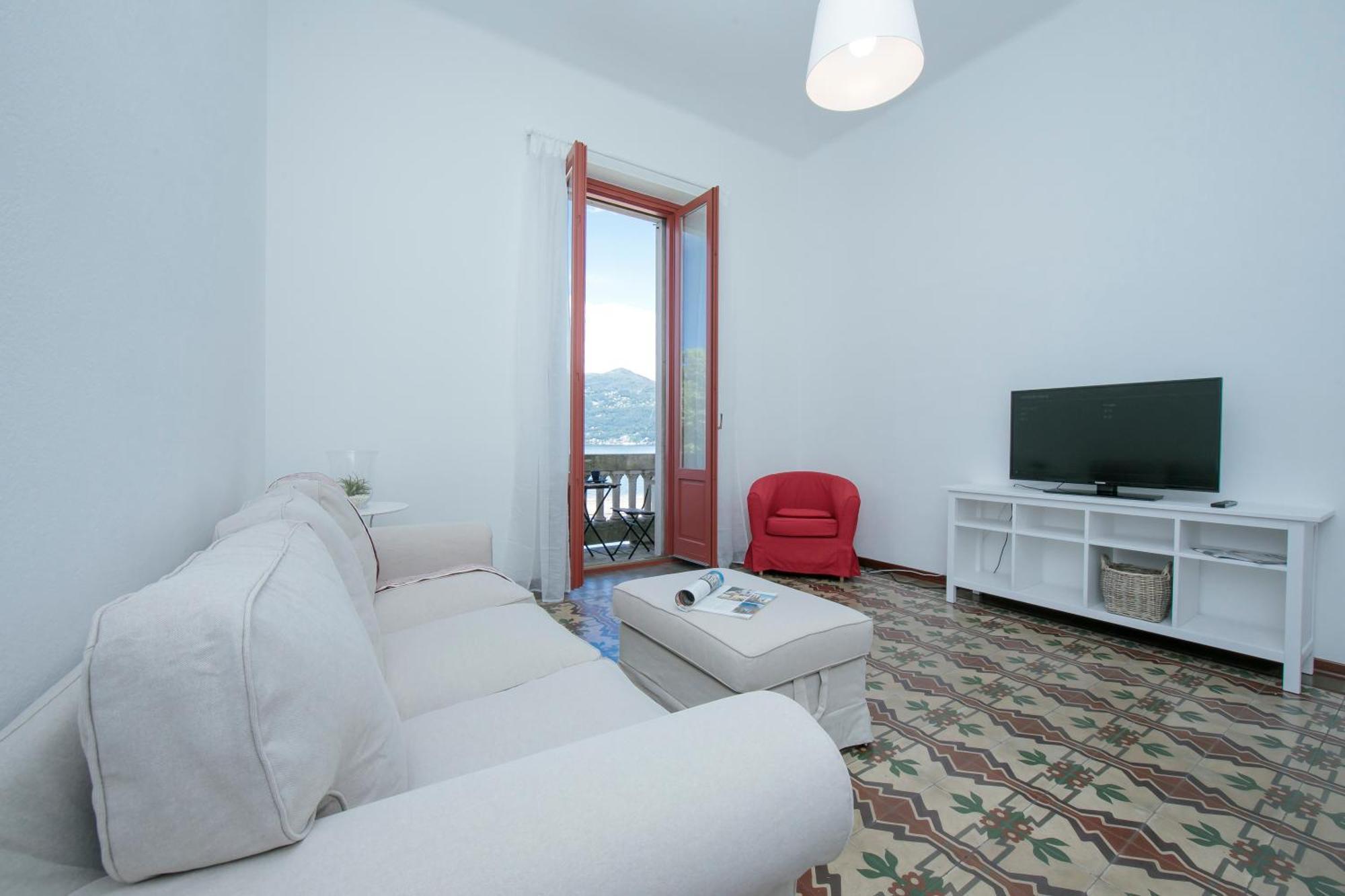 Residenza Oleandro Lake View Luino Center - Happy Rentals מראה חיצוני תמונה
